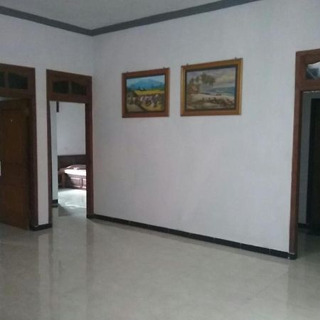 Hotel "Ngebel Indah" Exterior photo
