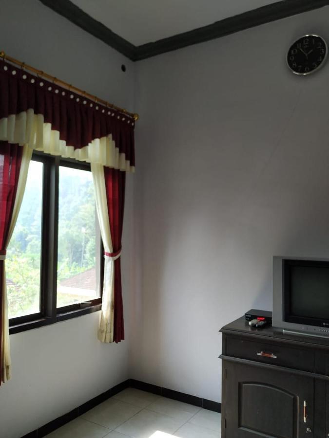 Hotel "Ngebel Indah" Exterior photo